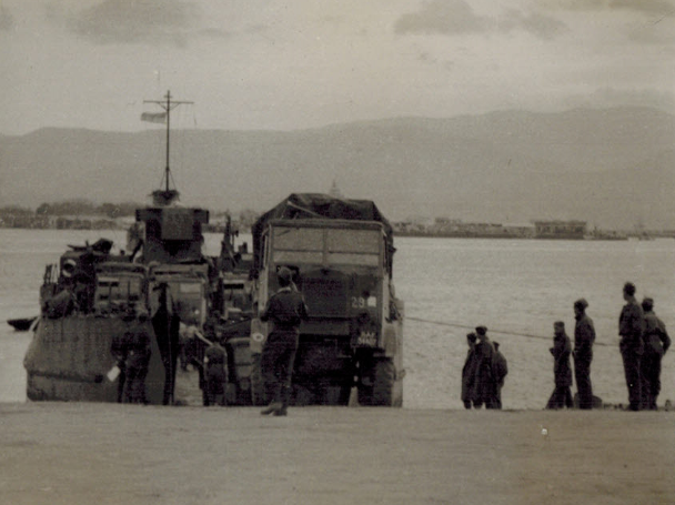 Photo : Crossing the Straits