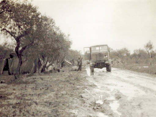 Photo : Truck & Campsite